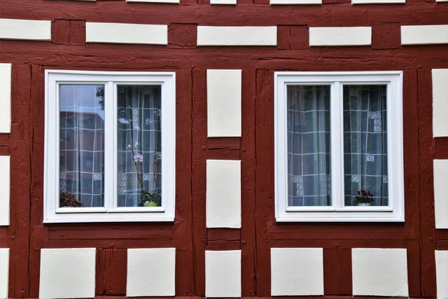 Fenêtres et ravalement de façade, l'ordre des travaux qui évite de tout refaire Fenêtres et ravalement de façade, l'ordre des travaux qui évite de tout refaire