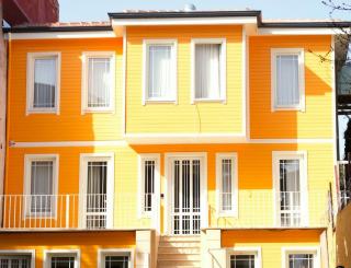 Couleur façade maison : choisir selon le PLU en 2026